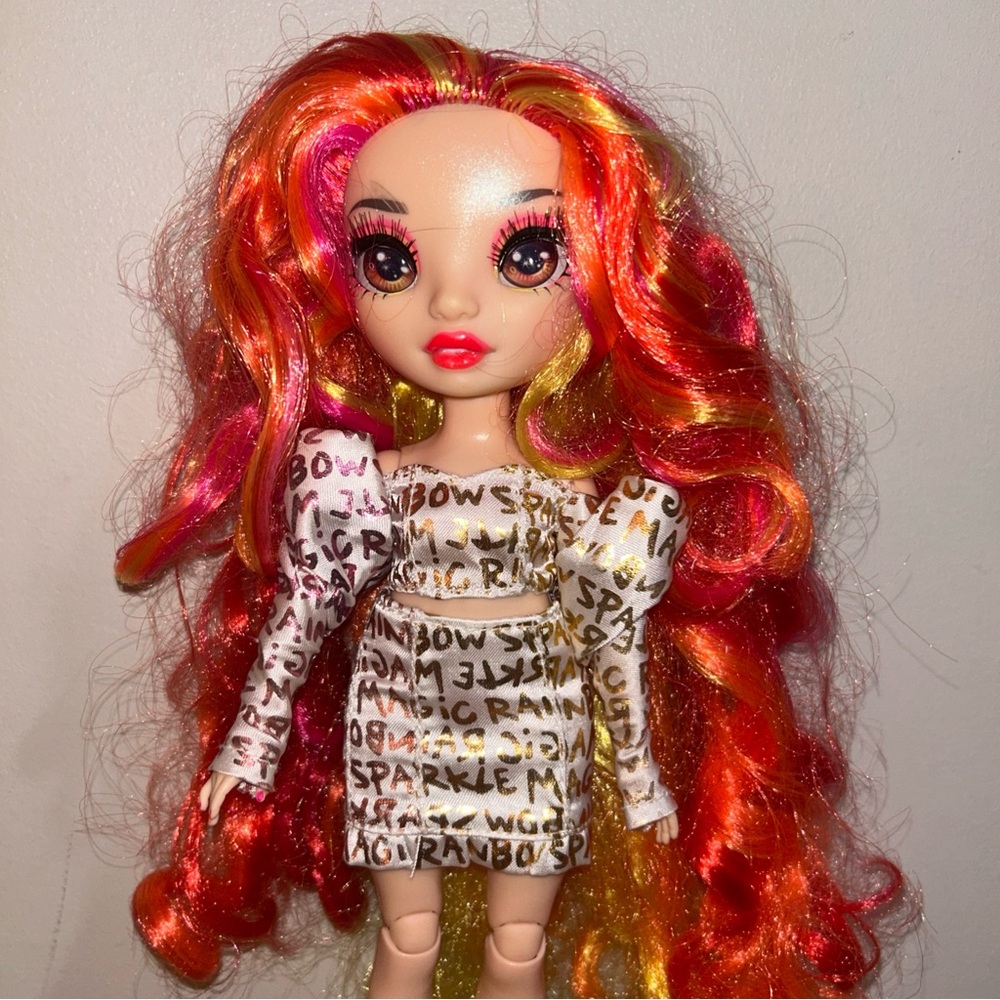 Rainbow High Doll Laurel Devious Twin Red Orange Hair - Picture 2 of 6
